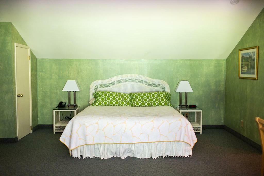 Inn At Iron Masters Lakeville Екстер'єр фото